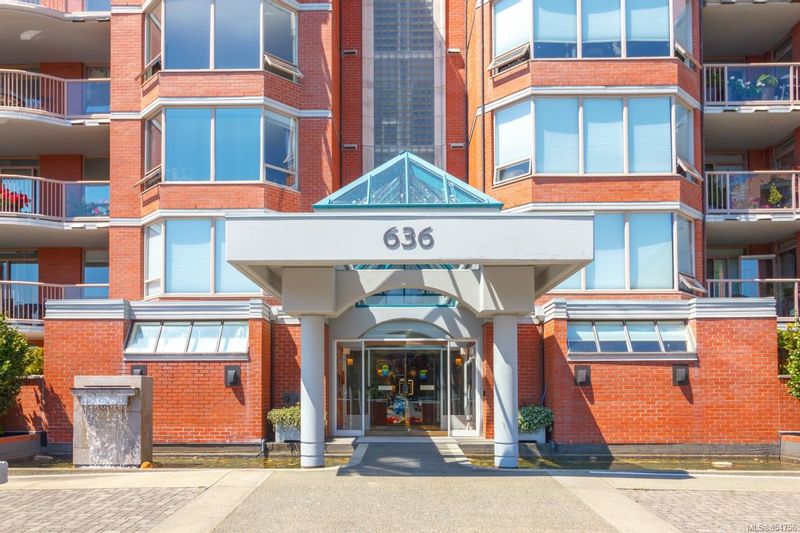 FEATURED LISTING: 201 - 636 Montreal St Victoria