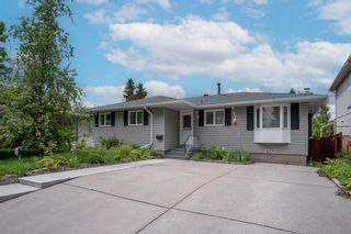 Photo 1: 2424 Cherokee Drive NW in Calgary: Charleswood Detached for sale : MLS®# A2034870