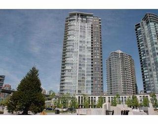 Photo 1: 502 583 BEACH CR in Vancouver: False Creek North Condo for sale in "TWO PARKWEST" (Vancouver West)  : MLS®# V574871