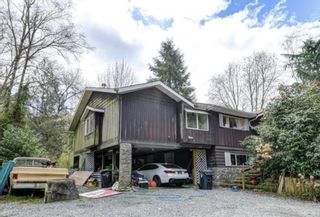 Photo 1: 5302 CLOVERMEADOW Crescent in Langley: Salmon River House for sale : MLS®# R2740065