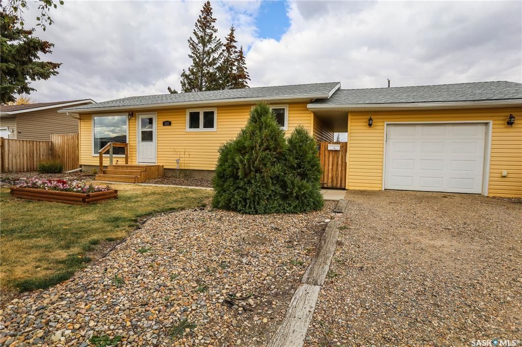 Main Photo: 222 20th Street in Battleford: Residential for sale : MLS®# SK911409