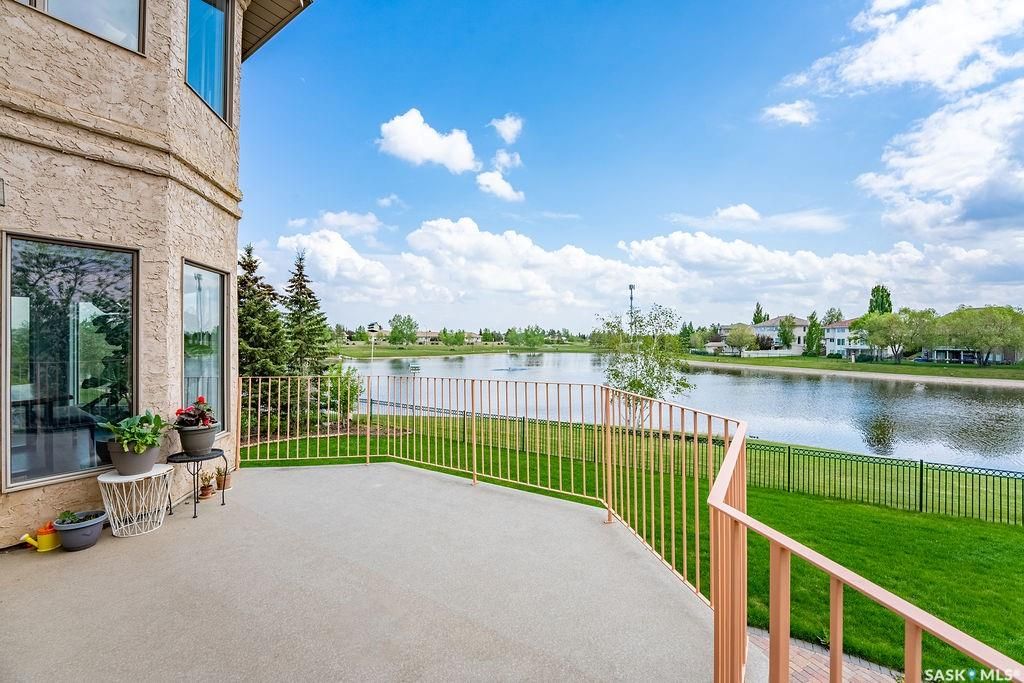Main Photo: 823 Braeside View in Saskatoon: Briarwood Residential for sale : MLS®# SK940842