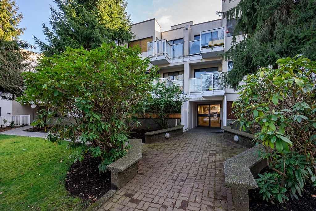 Main Photo: 315 830 E 7TH Avenue in Vancouver: Mount Pleasant VE Condo for sale in "The Fairfax" (Vancouver East)  : MLS®# R2540651