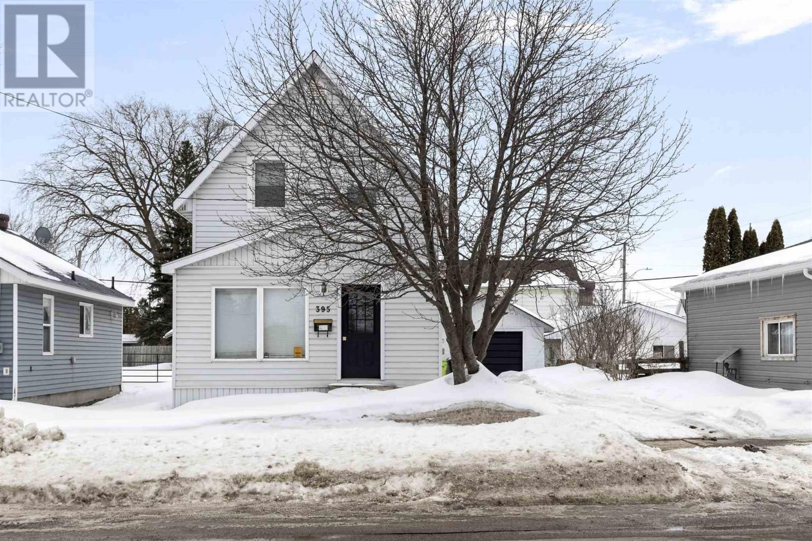 Main Photo: 395 Douglas ST in Sault Ste. Marie: House for sale : MLS®# SM230400