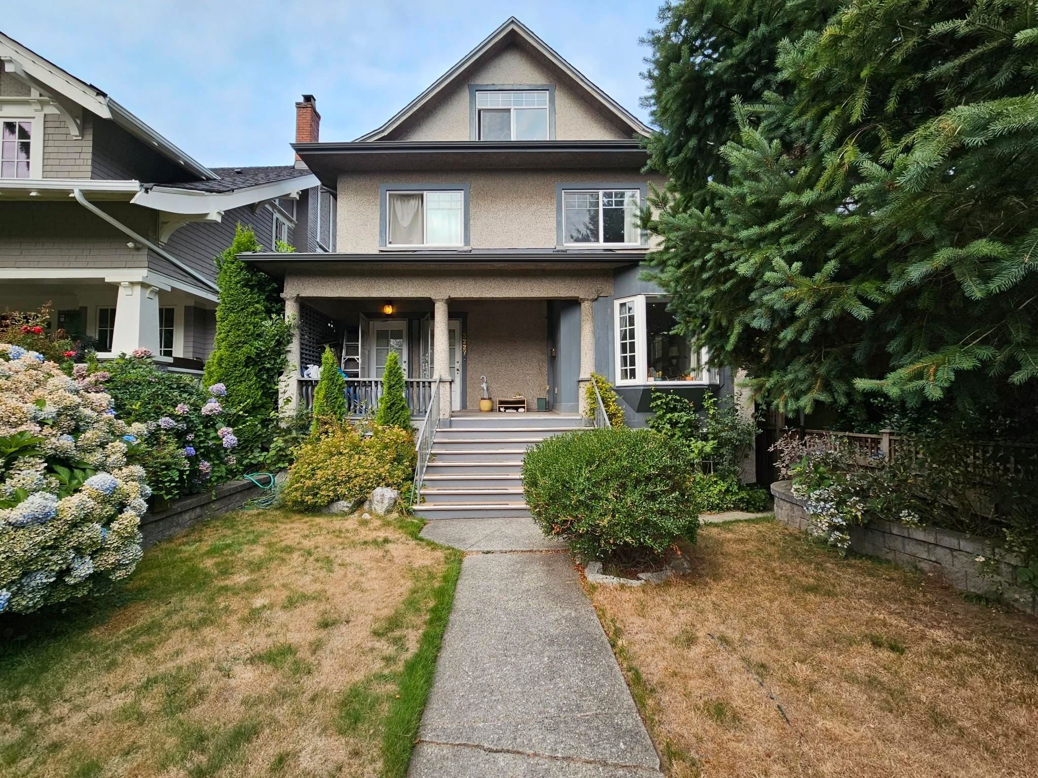 Main Photo: 3227 W 2ND Avenue in Vancouver: Kitsilano House for sale (Vancouver West)  : MLS®# R2810694