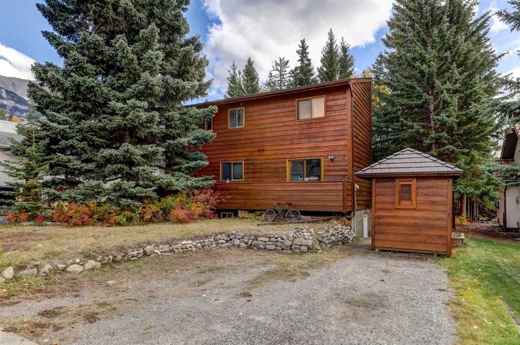 Main Photo: 248 Grizzly Crescent: Canmore Detached for sale : MLS®# A2087844