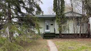 Photo 1: 134 Thom Avenue in Winnipeg: East Transcona Residential for sale (3M)  : MLS®# 202211027