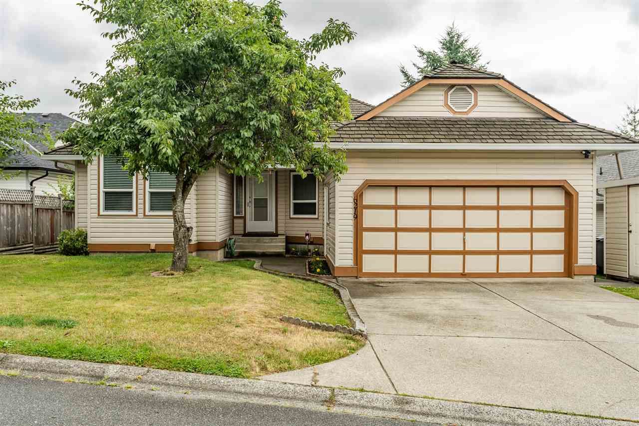 Main Photo: 6219 192 Street in Surrey: Cloverdale BC House for sale (Cloverdale)  : MLS®# R2388861