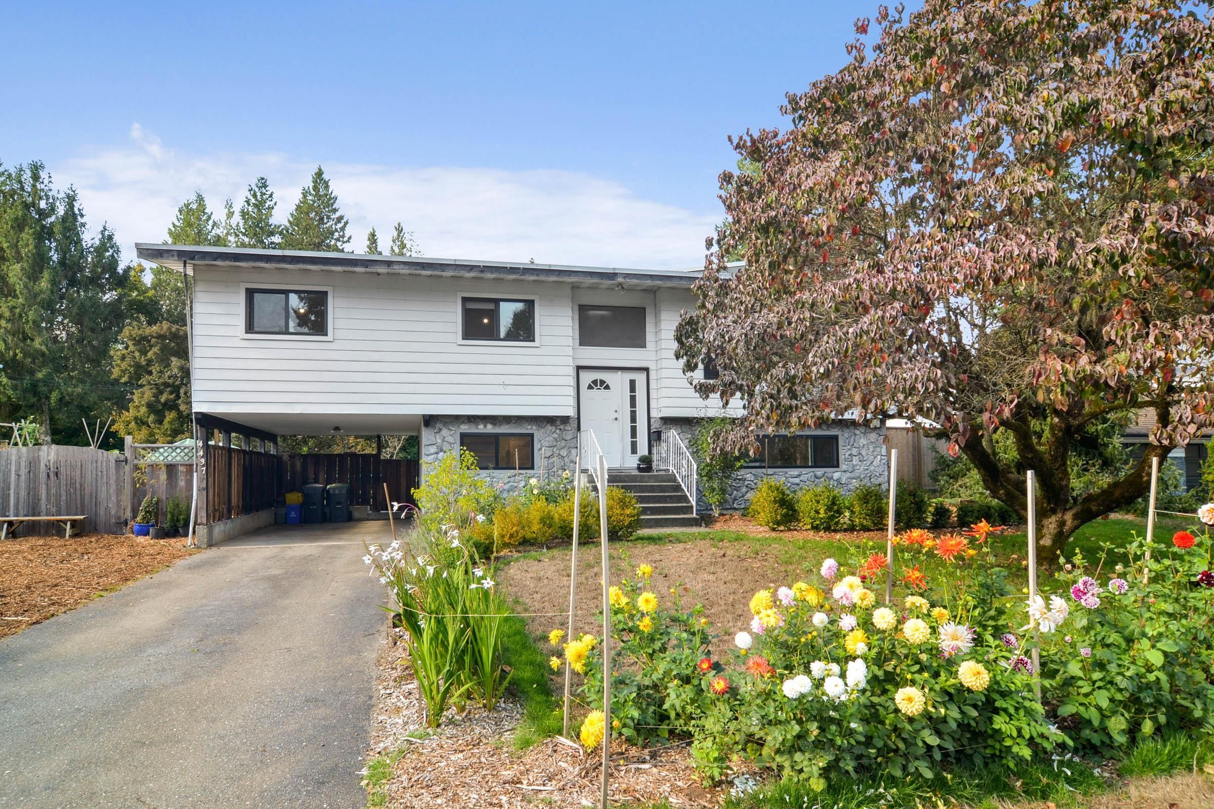 Main Photo: 4437 196A Street in Langley: Brookswood Langley House for sale : MLS®# R2623190
