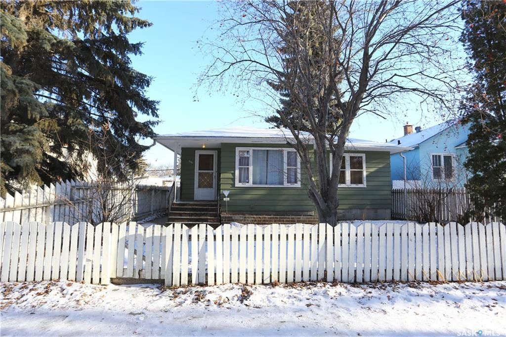 Main Photo: 716 J Avenue South in Saskatoon: King George Residential for sale : MLS®# SK715408