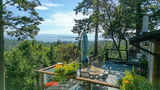 Photo 1: 4734 CAPTAINS Crescent: Pender Island House for sale (Islands-Van. & Gulf)  : MLS®# R2895048