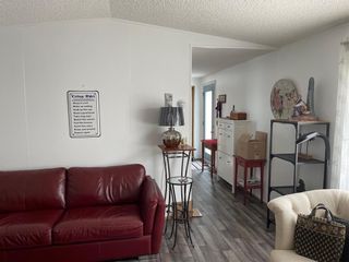 Photo 12: 39 Sandale Drive in Winnipeg: South Glen Residential for sale (2F)  : MLS®# 202115664