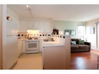 Photo 3: 301 688 E 16TH Avenue in Vancouver: Fraser VE Condo for sale in "VINTAGE EAST SIDE" (Vancouver East)  : MLS®# V834887