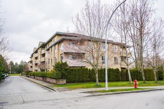Photo 1: 206 13780 76 Avenue in Surrey: East Newton Condo for sale in "EARLS COURT" : MLS®# R2752522