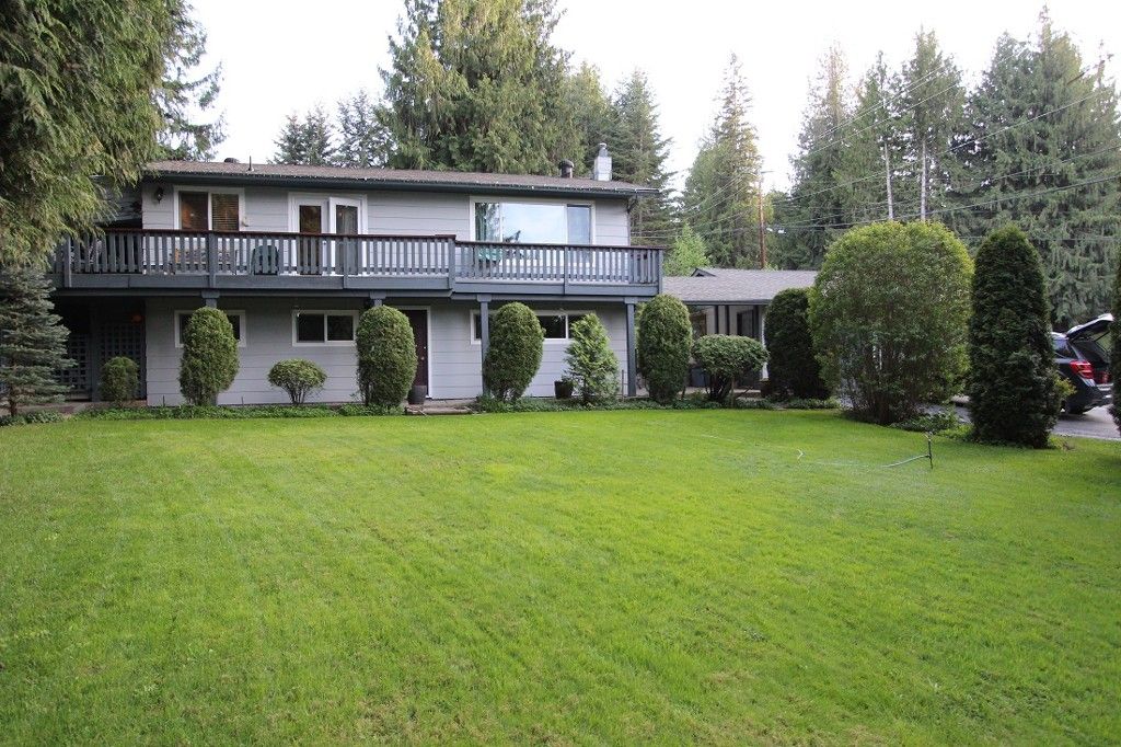 Main Photo: 2492 Forest Drive: Blind Bay House for sale (Shuswap)  : MLS®# 10115523