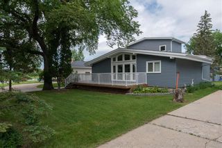 Main Photo: 675 River Road in Winnipeg: Bright Oaks Residential for sale (2C)  : MLS®# 202217345