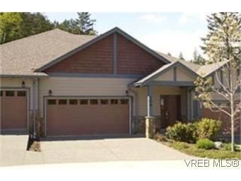 Main Photo:  in VICTORIA: La Bear Mountain Row/Townhouse for sale (Langford)  : MLS®# 430651