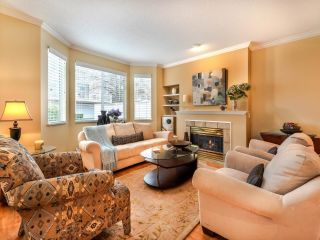 Photo 2: 27 7501 CUMBERLAND Street in Burnaby: The Crest Townhouse for sale in "DEERFIELD" (Burnaby East)  : MLS®# R2853901