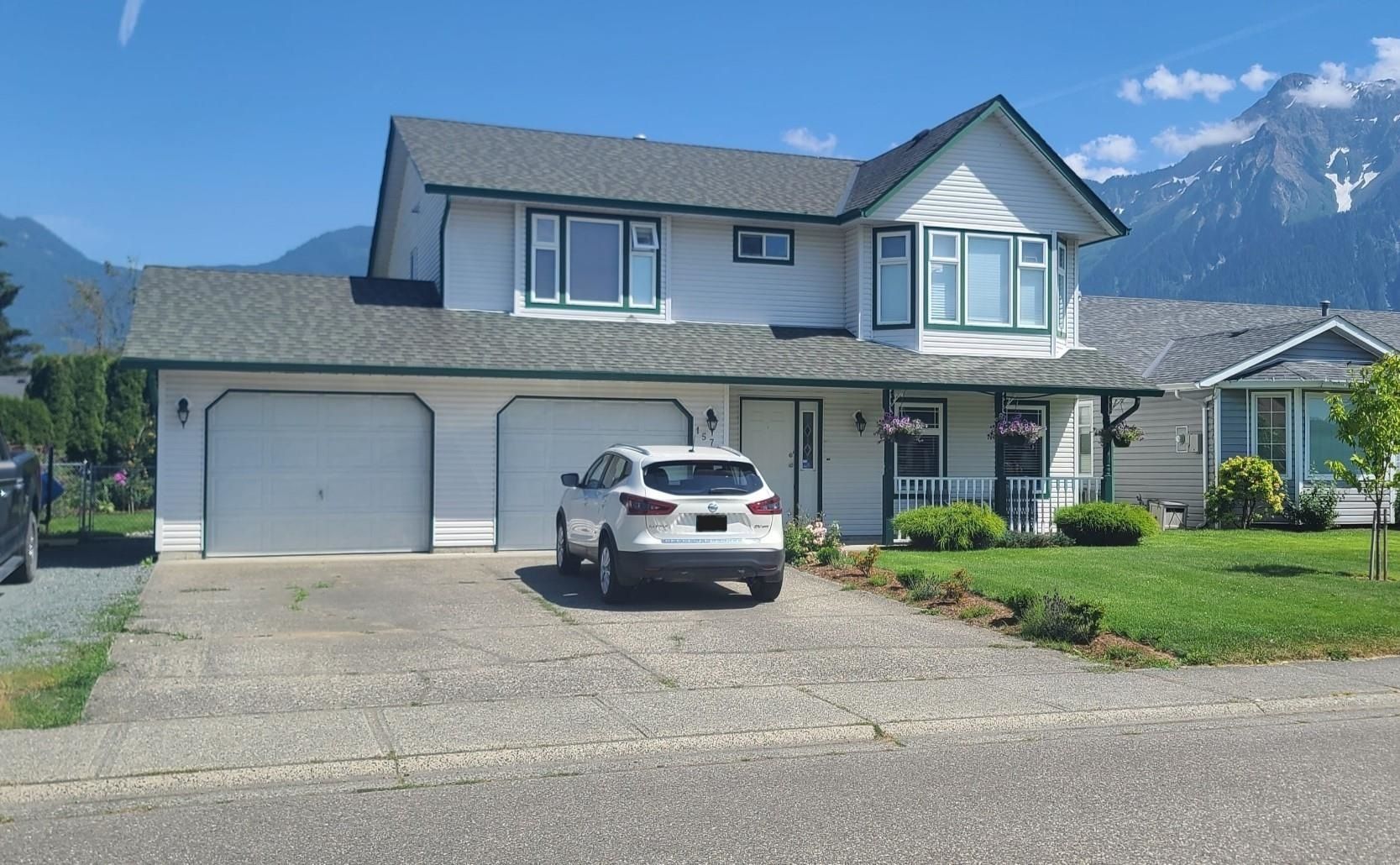 Main Photo: 1578 CANTERBURY Drive: Agassiz House for sale : MLS®# R2716330