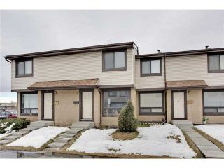Photo 1: 52 2727 RUNDLESON Road NE in Calgary: Rundle Townhouse for sale : MLS®# C3650032