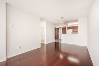 Photo 6: 1808 2545 Erin Centre Boulevard in Mississauga: Central Erin Mills Condo for sale : MLS®# W5585035