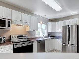 Photo 9: 11 126 Hallowell Rd in View Royal: VR Glentana Row/Townhouse for sale : MLS®# 913091
