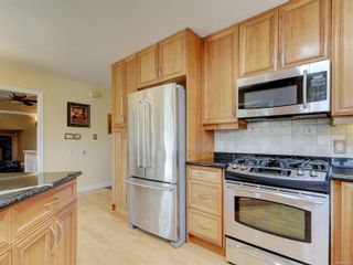 Photo 10: 958A Marchant Rd in Central Saanich: CS Brentwood Bay House for sale : MLS®# 882085