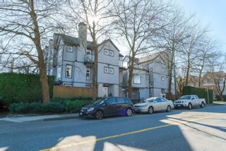 Photo 1: 3 888 W 16TH Avenue in Vancouver: Cambie Townhouse for sale in "LAUREL MEWS" (Vancouver West)  : MLS®# R2442934