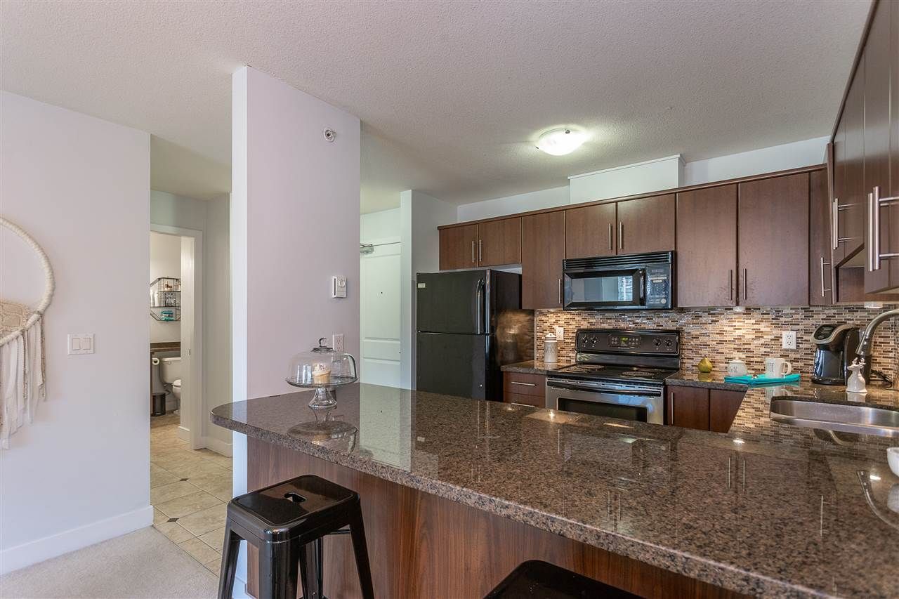 Photo 5: Photos: 406 12248 224 Street in Maple Ridge: East Central Condo for sale in "URBANO" : MLS®# R2338638