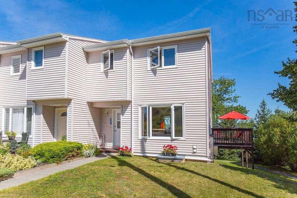 Main Photo: 527 Harbour View Crescent in Cornwallis Park: Annapolis County Residential for sale (Annapolis Valley)  : MLS®# 202218475