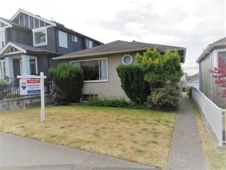 Photo 1: 528 E 56TH Avenue in Vancouver: South Vancouver House for sale (Vancouver East)  : MLS®# R2602364