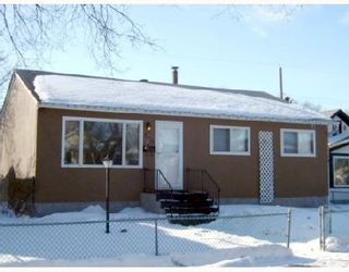 Photo 1: 280 INGLEWOOD Street in WINNIPEG: St James Residential for sale (West Winnipeg)  : MLS®# 2803532