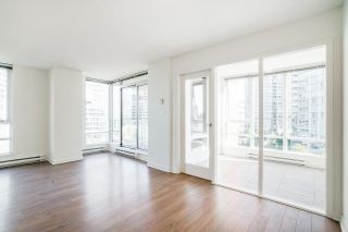 Photo 4: 805 980 COOPERAGE Way in Vancouver: Yaletown Condo for sale in "COOPERS POINTE by Concord Pacific" (Vancouver West)  : MLS®# R2614161