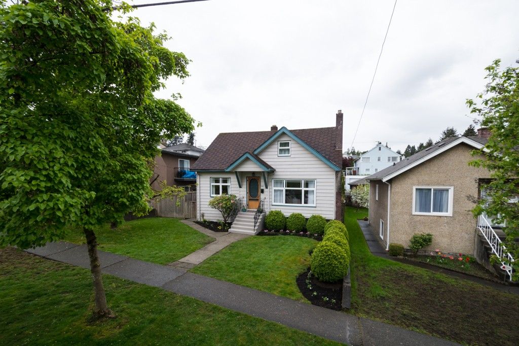 Photo 5: Photos: 521 KELLY Street in New Westminster: Sapperton House for sale in "SAPPERTON" : MLS®# R2057390