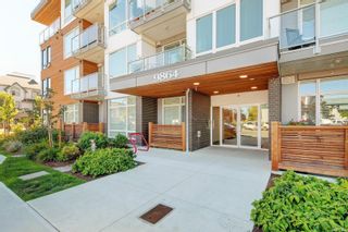 Photo 1: 311 9864 Fourth St in Sidney: Si Sidney North-East Condo for sale : MLS®# 921459