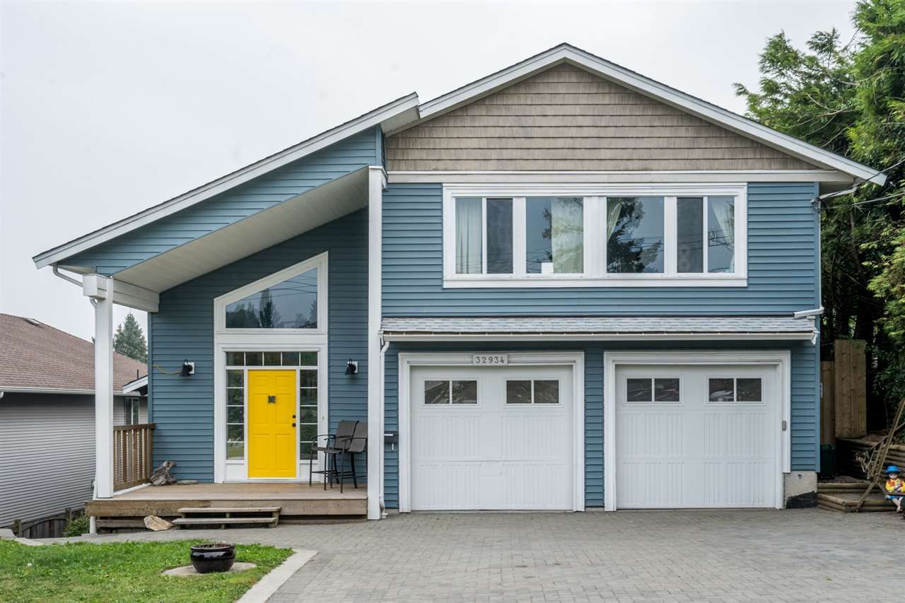 Main Photo: 32934 12TH Avenue in Mission: Mission BC House for sale : MLS®# R2499829