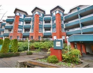 Photo 2: 215 128 W 8TH Street in North Vancouver: Central Lonsdale Condo for sale in "THE LIBRARY" : MLS®# V779491