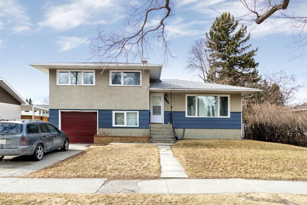 Main Photo: 963 Northmount Drive NW in Calgary: Collingwood Detached for sale : MLS®# A1203566