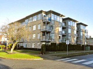 Photo 1: 106 5692 KINGS Road in Vancouver: University VW Condo for sale in "GALLERIA" (Vancouver West)  : MLS®# V922434