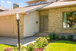 Photo 2: 26 Brambleforde Crescent in Winnipeg: Normand Park Residential for sale (2C)  : MLS®# 202213714