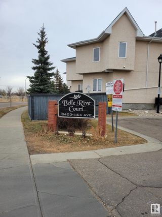 Photo 2: 4 8403 164 Avenue in Edmonton: Zone 28 Townhouse for sale : MLS®# E4366014