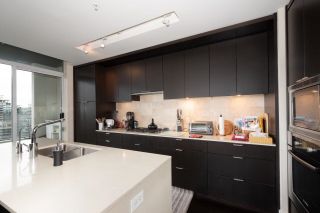 Photo 15: 1801 158 W 13TH Street in North Vancouver: Central Lonsdale Condo for sale in "Vista" : MLS®# R2861067