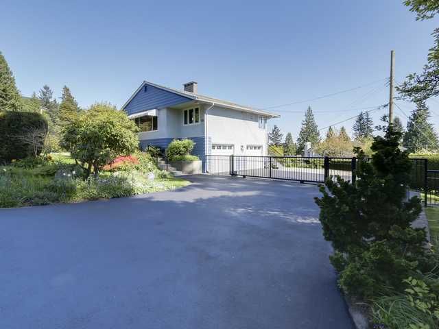 Main Photo: 3871 SUNNYCREST Drive in North Vancouver: Forest Hills NV House for sale in "Forest Hills/Edgemont" : MLS®# V1117979