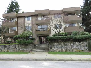 Photo 1: 308 350 E 5TH Avenue in Vancouver: Mount Pleasant VE Condo for sale in "Pleasant View Manor" (Vancouver East)  : MLS®# R2437477