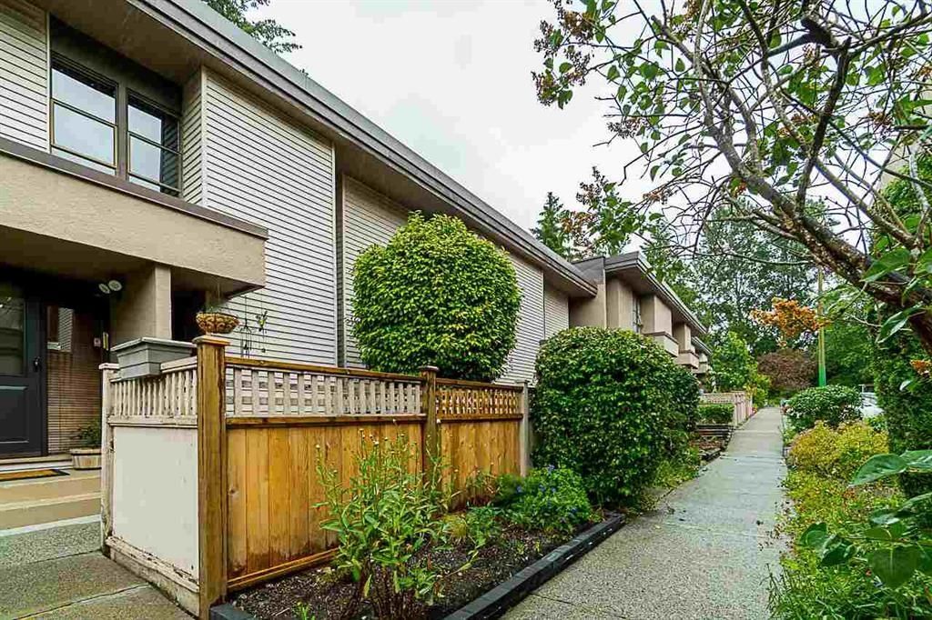 Main Photo: 100 13796 CENTRAL Avenue in Surrey: Whalley Townhouse for sale (North Surrey)  : MLS®# R2631887