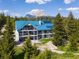Photo 2: 2565 TECUMSEH Road: Crowsnest Pass Detached for sale : MLS®# A2057631