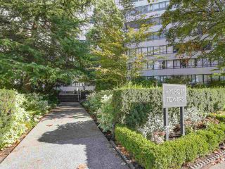 Photo 1: 601 1445 MARPOLE Avenue in Vancouver: Fairview VW Condo for sale in "HYCROFT TOWERS" (Vancouver West)  : MLS®# R2209267