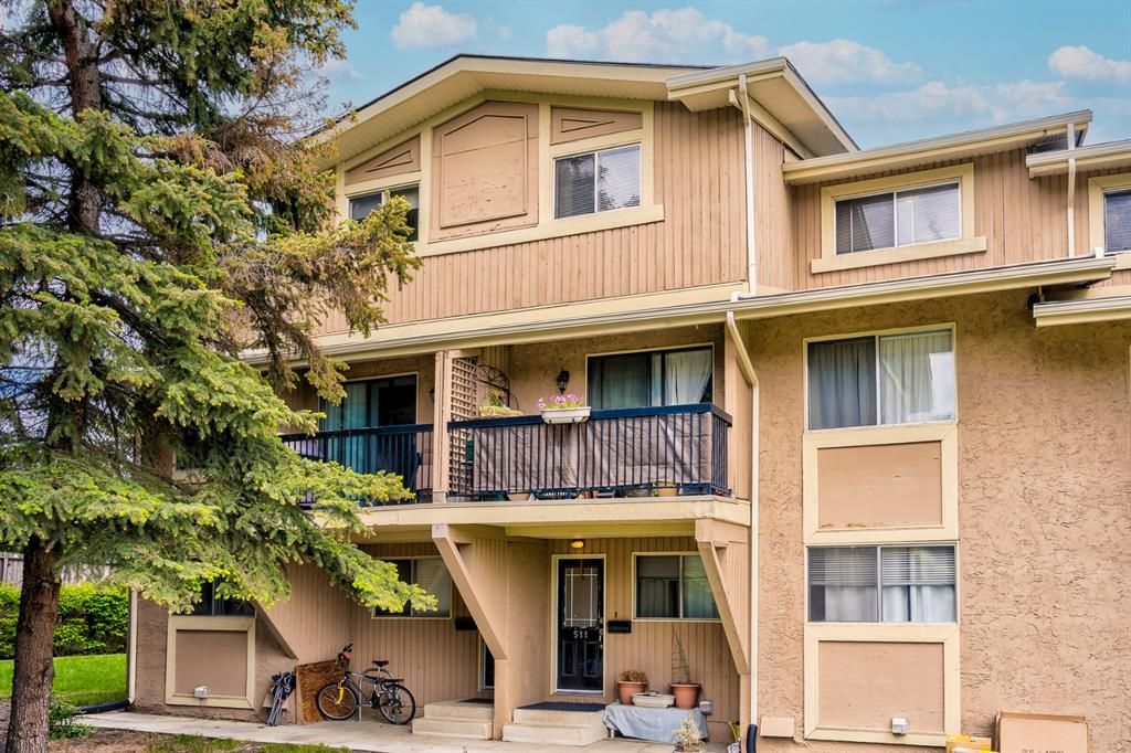 Main Photo: 511 2200 Woodview Drive SW in Calgary: Woodlands Row/Townhouse for sale : MLS®# A1230888