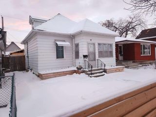 Photo 2: 444 Larsen Avenue in Winnipeg: East Kildonan Residential for sale (3A)  : MLS®# 202301728