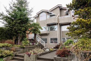 Photo 1: 312 E 11TH Street in North Vancouver: Central Lonsdale 1/2 Duplex for sale : MLS®# R2029471